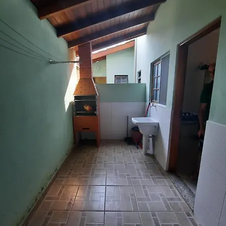Lindo Apto Ubatuba a 300 metros Praia Sape-3
